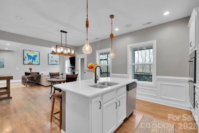 663 Highland Ridge Point, Lake Wylie, SC 29710