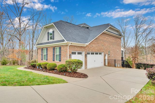 663 Highland Ridge Point, Lake Wylie, SC 29710