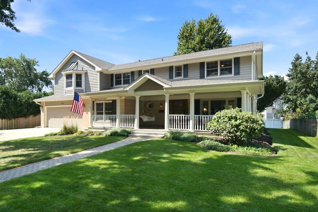 1654 Wadsworth Road, Wheaton, IL 60189