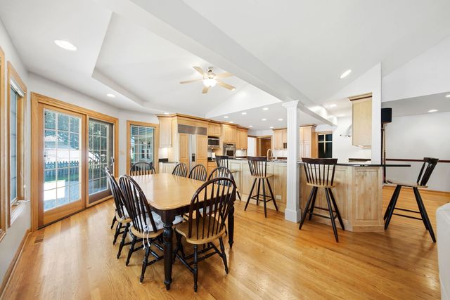 1654 Wadsworth Road, Wheaton, IL 60189