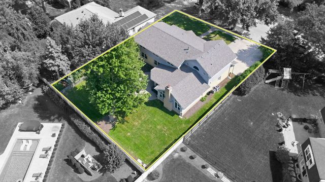 1654 Wadsworth Road, Wheaton, IL 60189