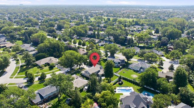 1654 Wadsworth Road, Wheaton, IL 60189