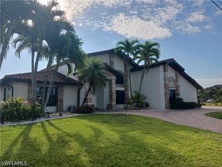 2727 SE 24th PL, Cape Coral, FL 33904