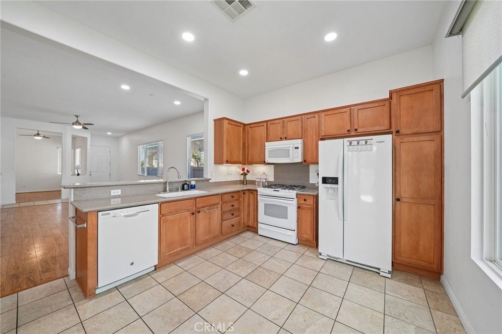 Image 6 of property listing at 10257 Wascana Lane, Apple Valley, CA 92308