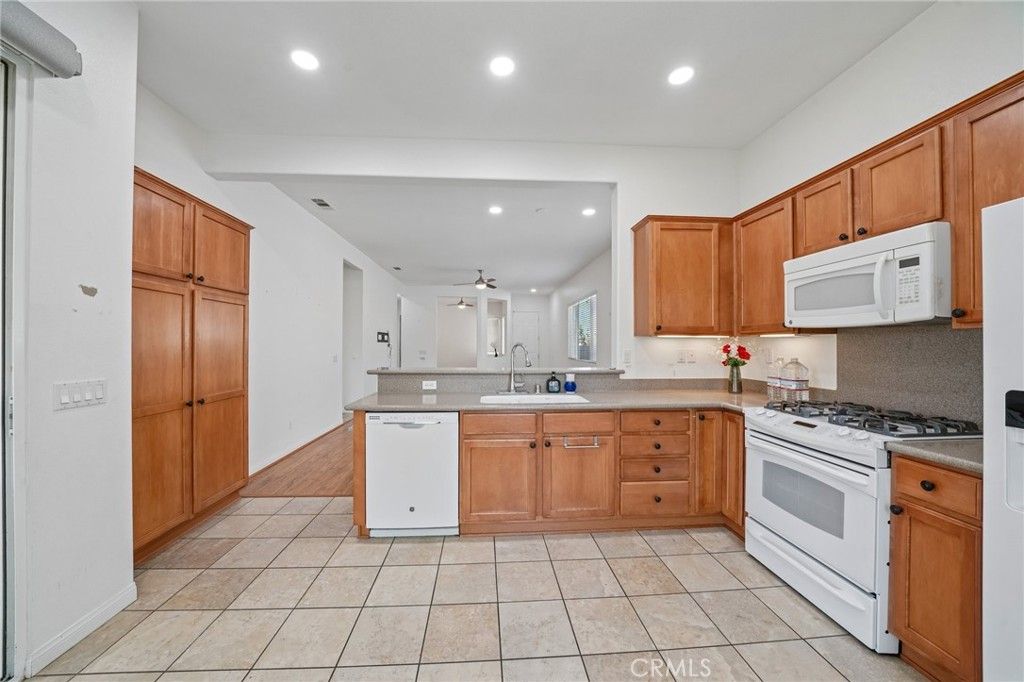 Image 9 of property listing at 10257 Wascana Lane, Apple Valley, CA 92308