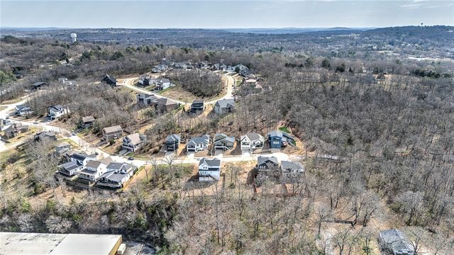 2221 N Marks Mill Lane, Fayetteville, AR 72703