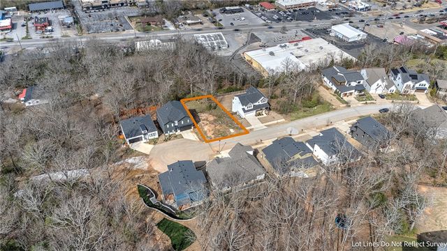 2221 N Marks Mill Lane, Fayetteville, AR 72703