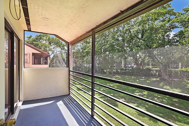 9 Vía De Casas Sur 203, Boynton Beach, FL 33426