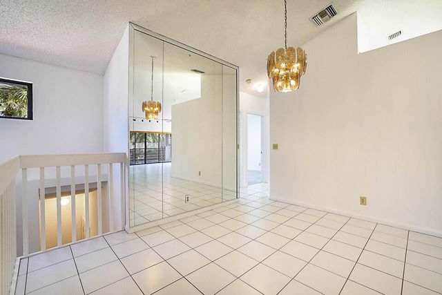 9 Vía De Casas Sur 203, Boynton Beach, FL 33426