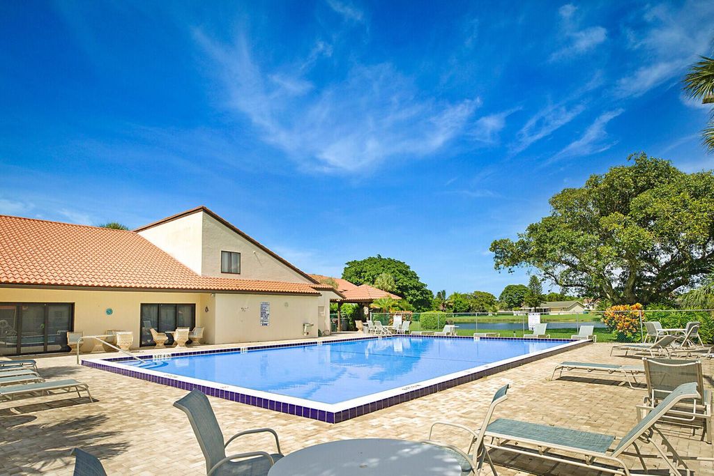 9 Vía De Casas Sur 203, Boynton Beach, FL 33426