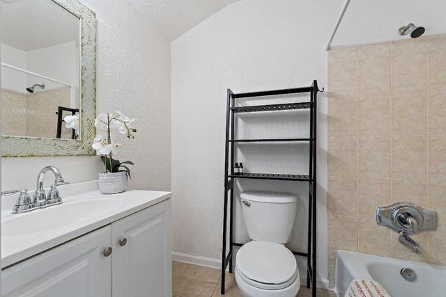 2707 N Highway A1a G, Fort Pierce, FL 34949