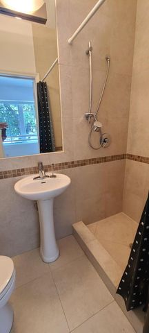 1000 Meridian Avenue 3, Miami Beach, FL 33139