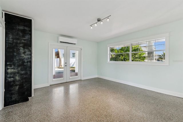 1733 BAYOU GRANDE BOULEVARD NE, St Petersburg, FL 33703