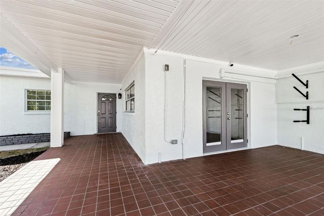 1733 BAYOU GRANDE BOULEVARD NE, St Petersburg, FL 33703