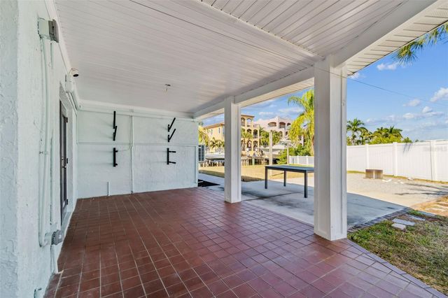 1733 BAYOU GRANDE BOULEVARD NE, St Petersburg, FL 33703