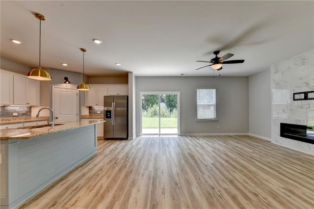 404 Golden Eagle Parkway, Braselton, GA 30517