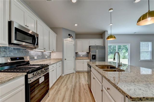 404 Golden Eagle Parkway, Braselton, GA 30517