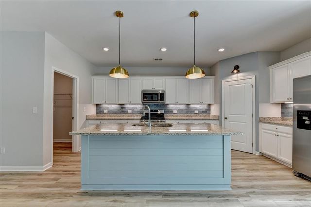 404 Golden Eagle Parkway, Braselton, GA 30517