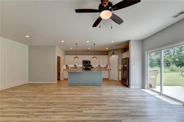 404 Golden Eagle Parkway, Braselton, GA 30517