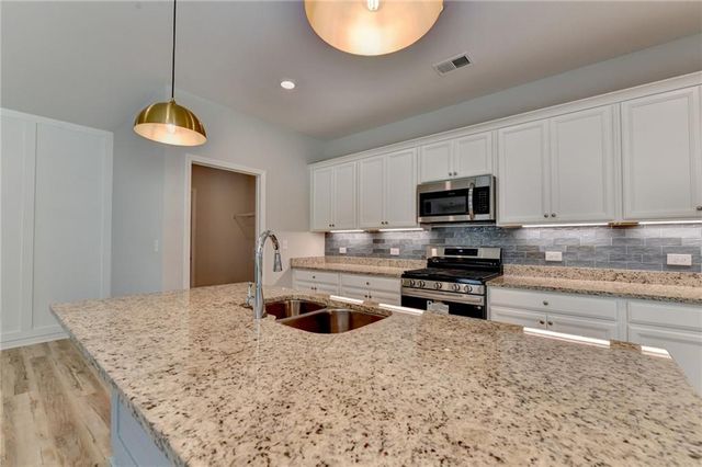 404 Golden Eagle Parkway, Braselton, GA 30517