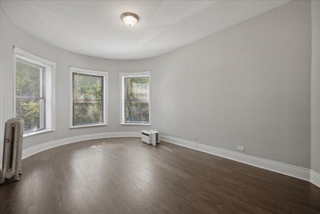 5020 S Blackstone Avenue 204, Chicago, IL 60615