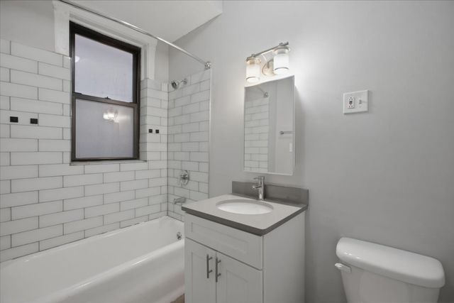 5020 S Blackstone Avenue 204, Chicago, IL 60615