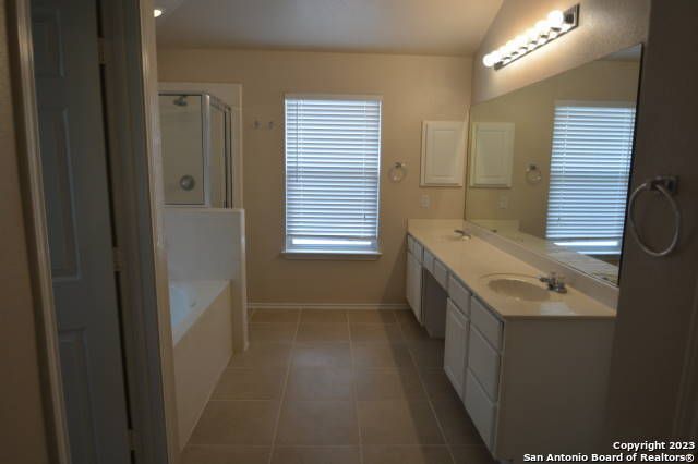 956 PERSIAN GDN, San Antonio, TX 78260