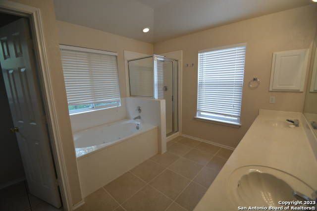 956 PERSIAN GDN, San Antonio, TX 78260