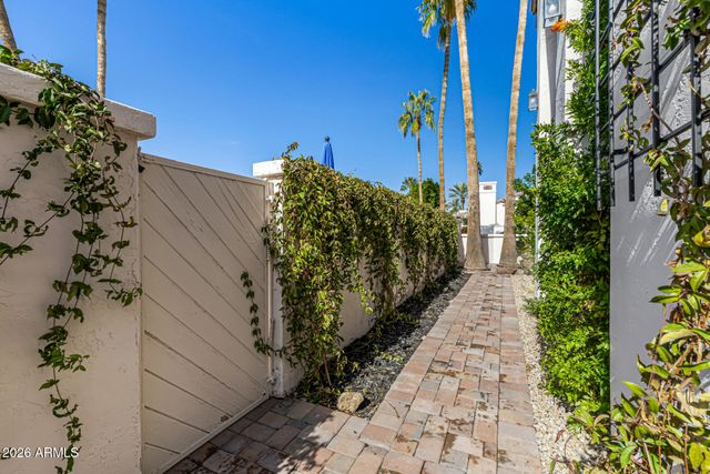 10215 N 100TH Place, Scottsdale, AZ 85258