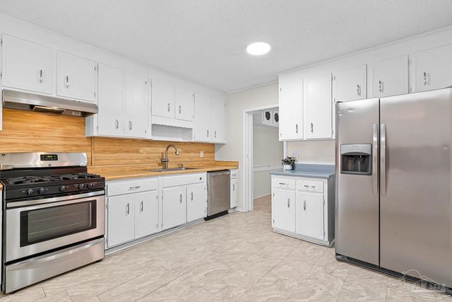 3355 Seabrook St, Pensacola, FL 32505