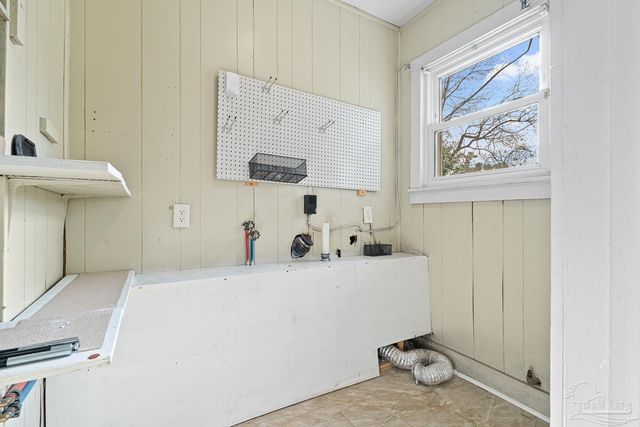 3355 Seabrook St, Pensacola, FL 32505