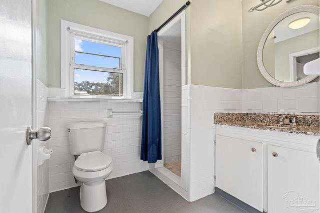 3355 Seabrook St, Pensacola, FL 32505