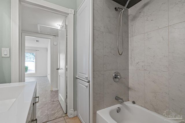 3355 Seabrook St, Pensacola, FL 32505