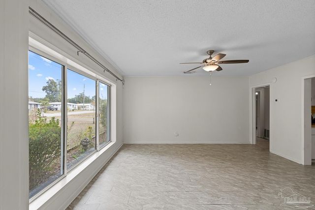 3355 Seabrook St, Pensacola, FL 32505