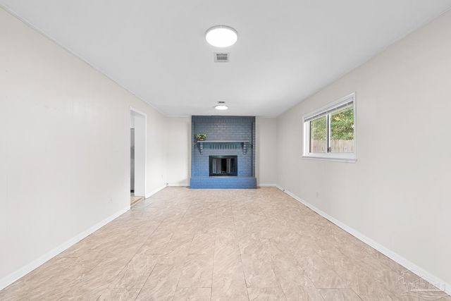 3355 Seabrook St, Pensacola, FL 32505