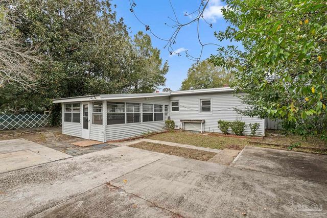3355 Seabrook St, Pensacola, FL 32505