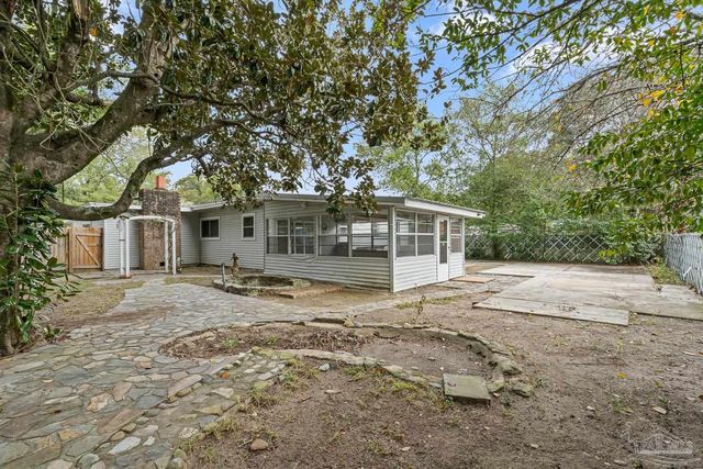 3355 Seabrook St, Pensacola, FL 32505