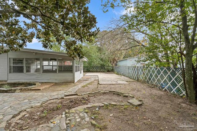 3355 Seabrook St, Pensacola, FL 32505