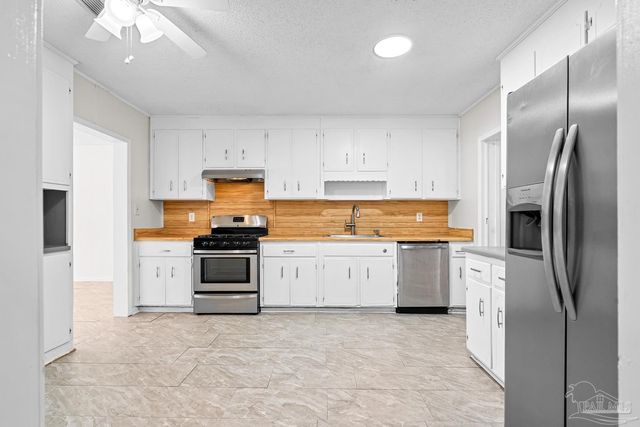 3355 Seabrook St, Pensacola, FL 32505