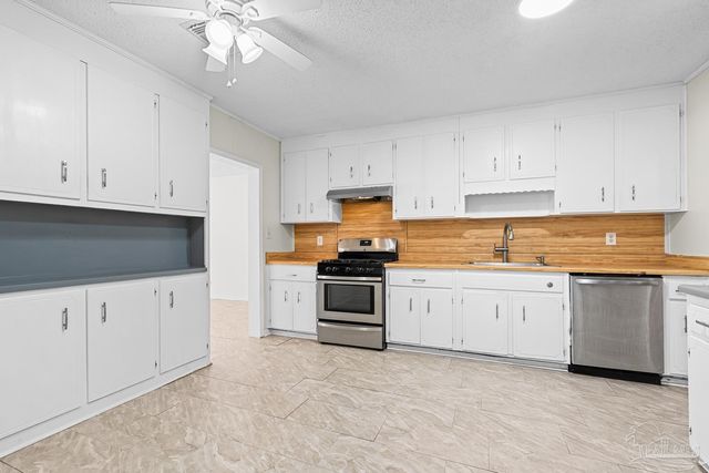 3355 Seabrook St, Pensacola, FL 32505