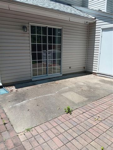 211 Crestwood CT, Yorktown, VA 23692