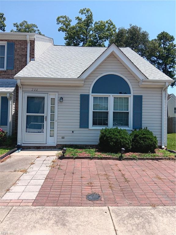 211 Crestwood CT, Yorktown, VA 23692