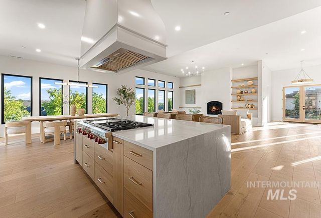 2458 S Globe Ln, Boise, ID 83716