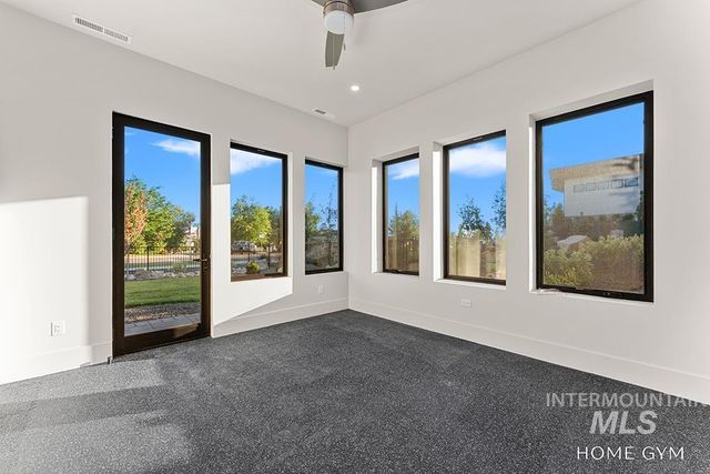 2458 S Globe Ln, Boise, ID 83716