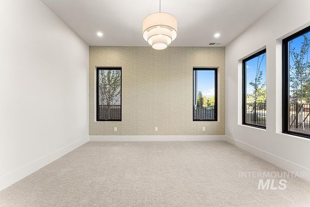2458 S Globe Ln, Boise, ID 83716
