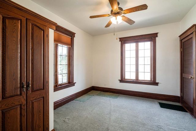 827 Oakland AVENUE, Waukesha, WI 53186