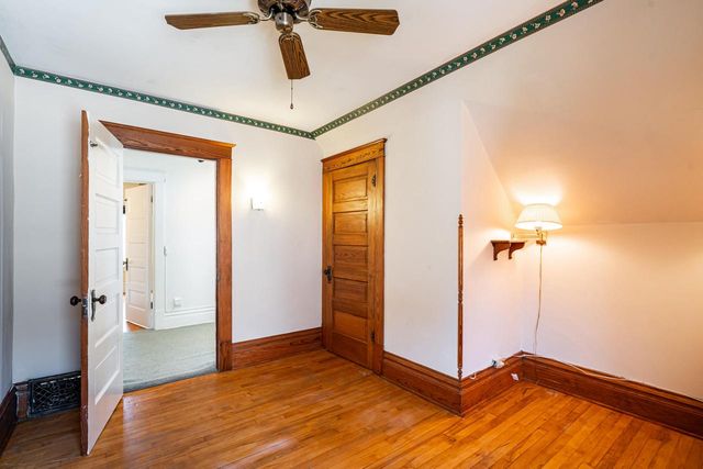 827 Oakland AVENUE, Waukesha, WI 53186