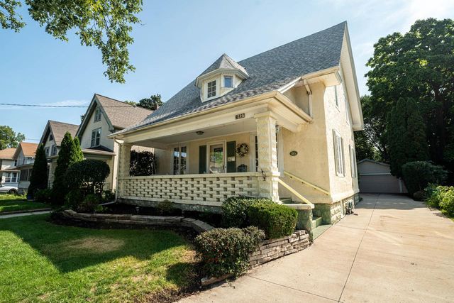 827 Oakland AVENUE, Waukesha, WI 53186