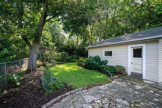 827 Oakland AVENUE, Waukesha, WI 53186