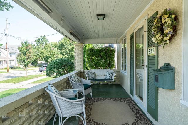 827 Oakland AVENUE, Waukesha, WI 53186